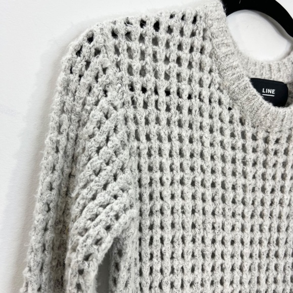Line the Label Canada grey white open knit crew neck tunic sweater M - Picture 7 of 13